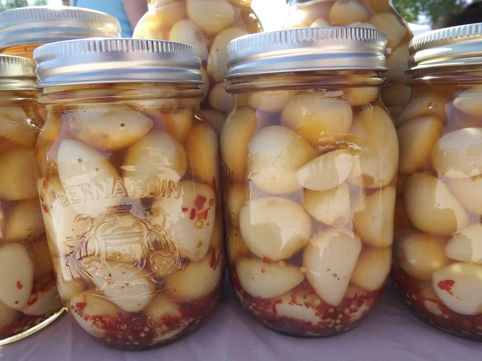 Маринованный чеснок